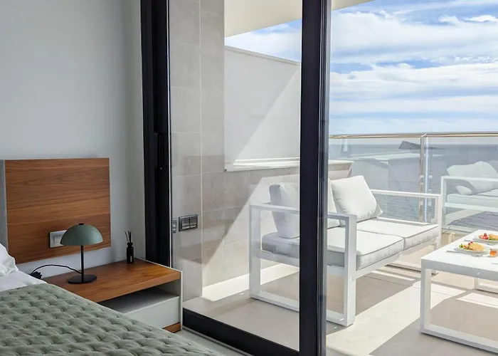 Sunset Cliffs Sea & Art Apartament